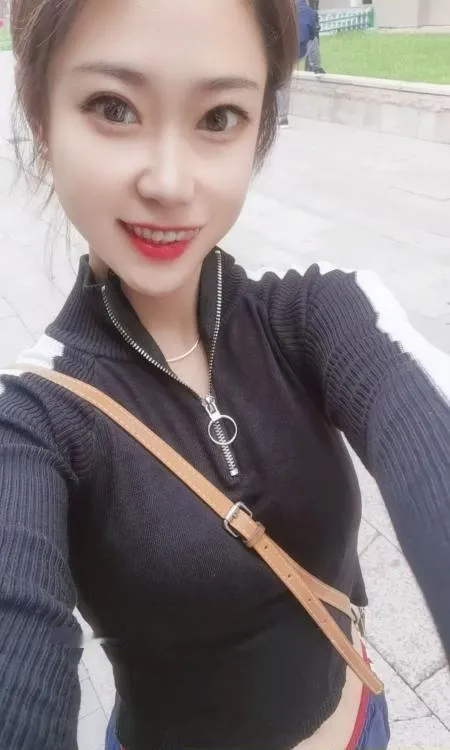 哈西开朗小妖精