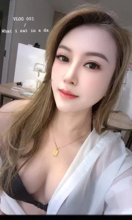 天河气质巨乳少妇馨儿