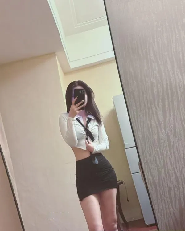 年轻嫩妹真真