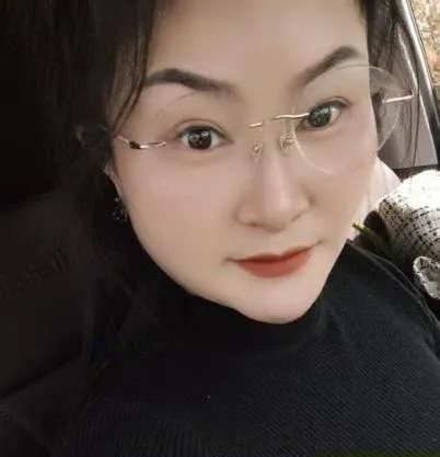 大奶兼职熟女