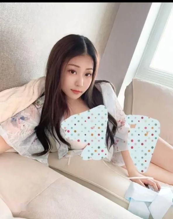 岗顶大胸少妇