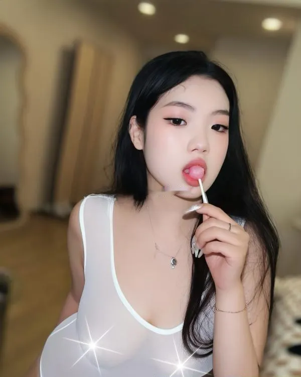 南城kk白虎嫩妹