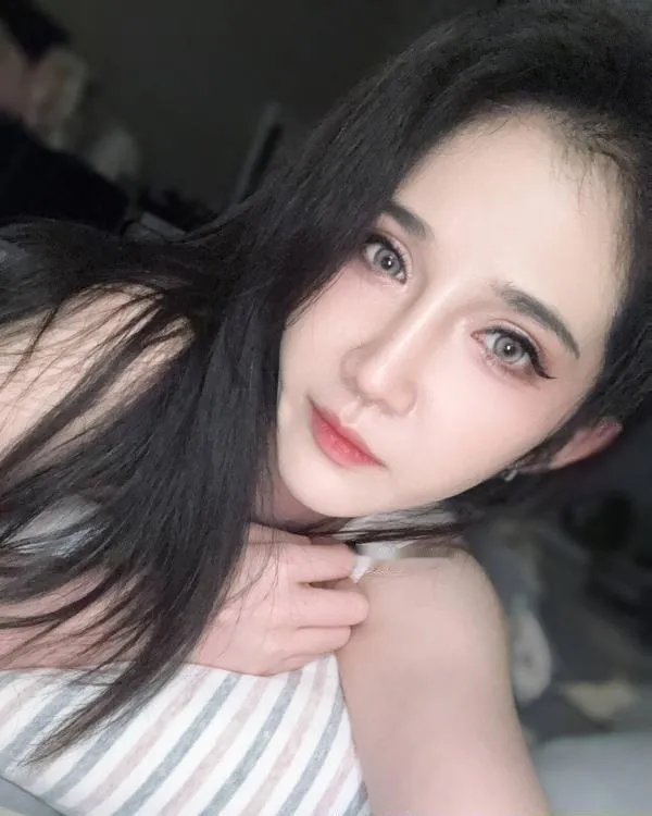 巨乳美女