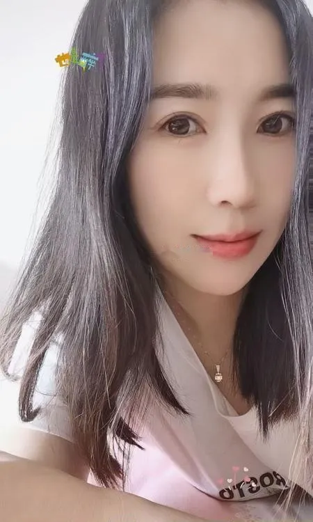 开发区美足美腿少妇