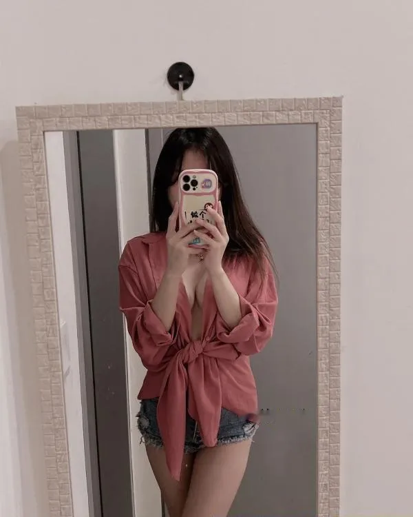 大奶网红脸