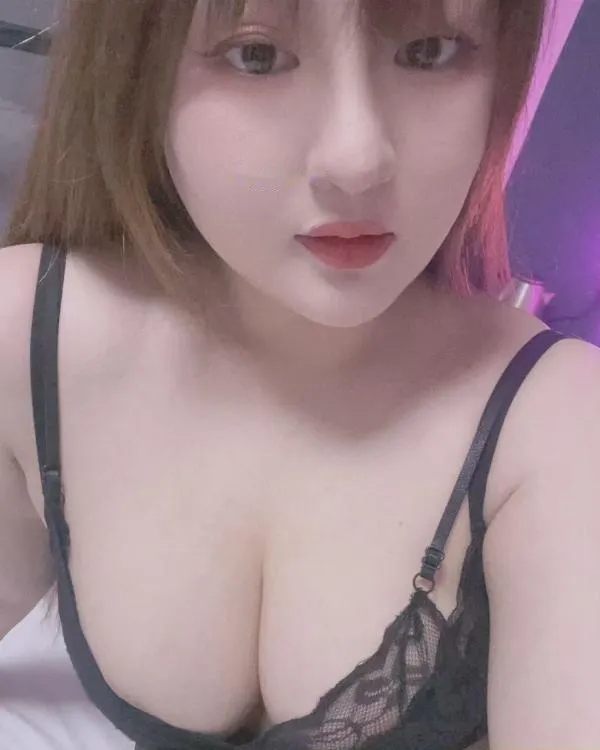 大奶蜜桃臀
