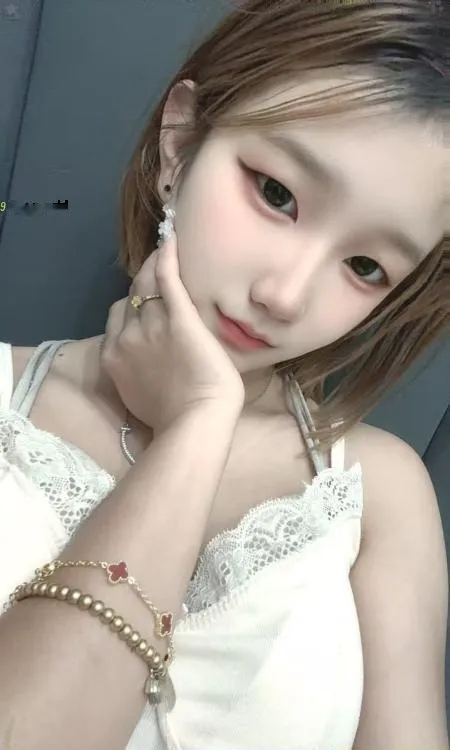08三点粉白虎妹妹