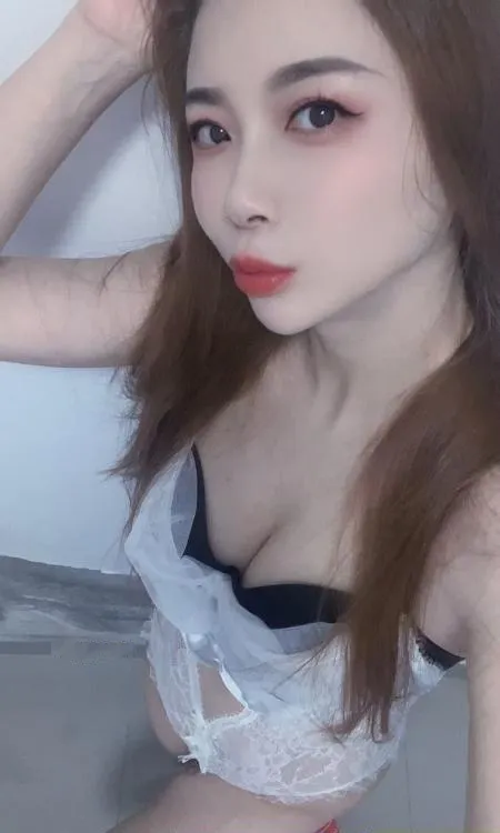 黄埔翘腚优优