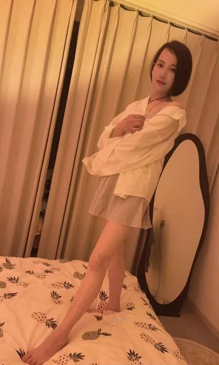 成熟小巧美妇