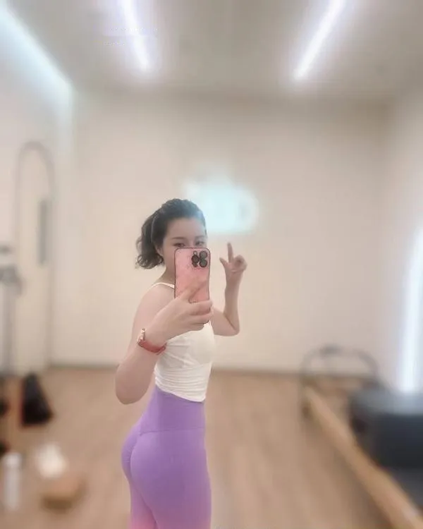 禅城翘臀美琪老师