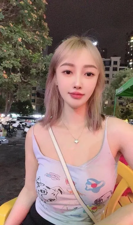 娇小女友大胸老师