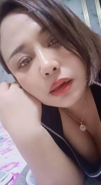 韵味十足的少妇