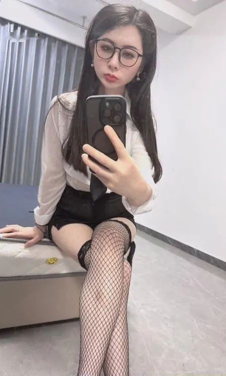 肤白高挑小姐姐