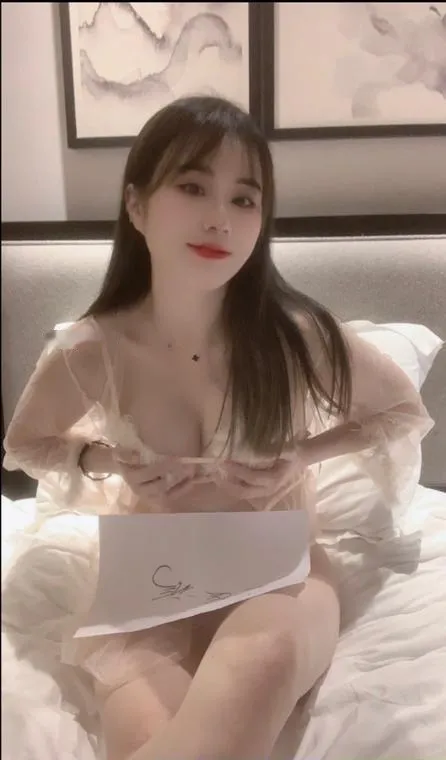 白嫩软乎小少妇