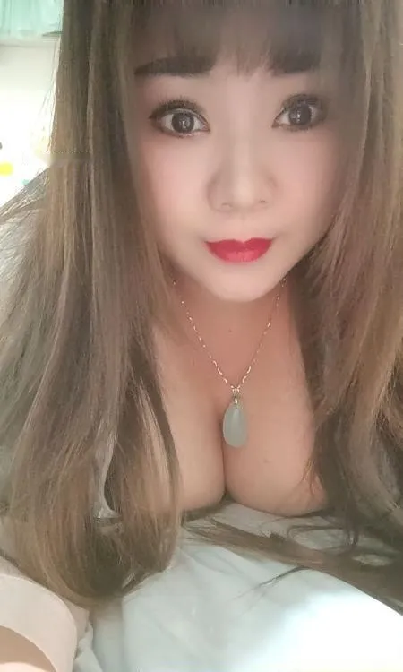丰满大胸薇薇