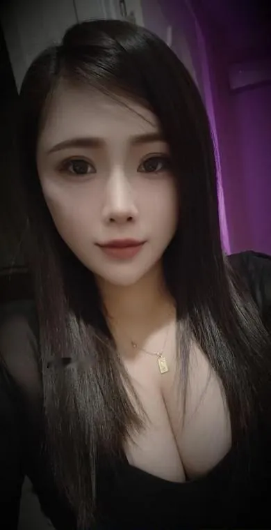 滨海新区大胸颜值妹子