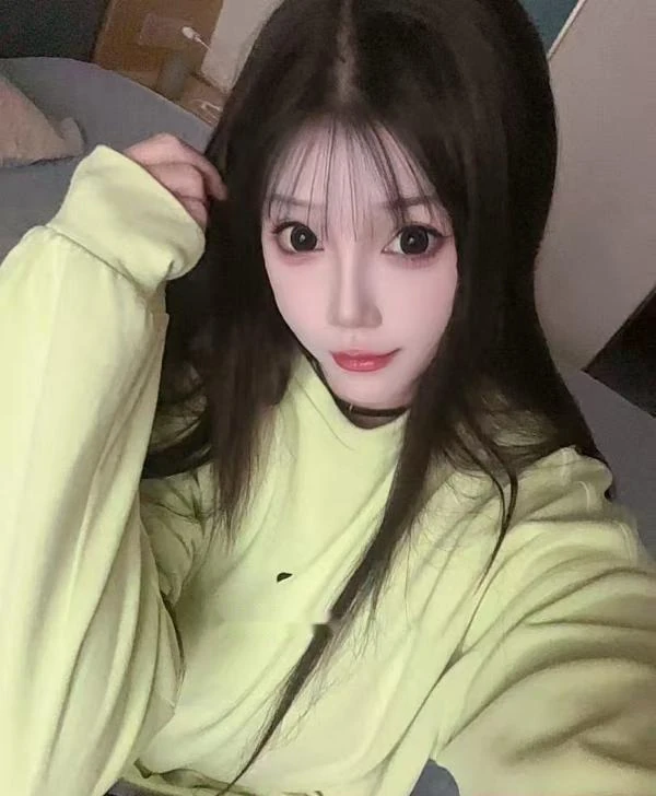 江岸的长腿大美嫩妹