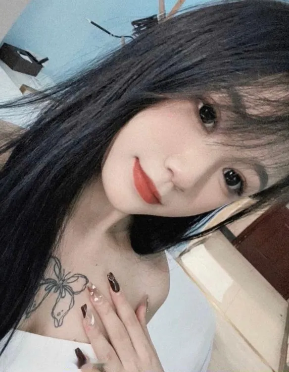 天河乖巧小妹妃妃