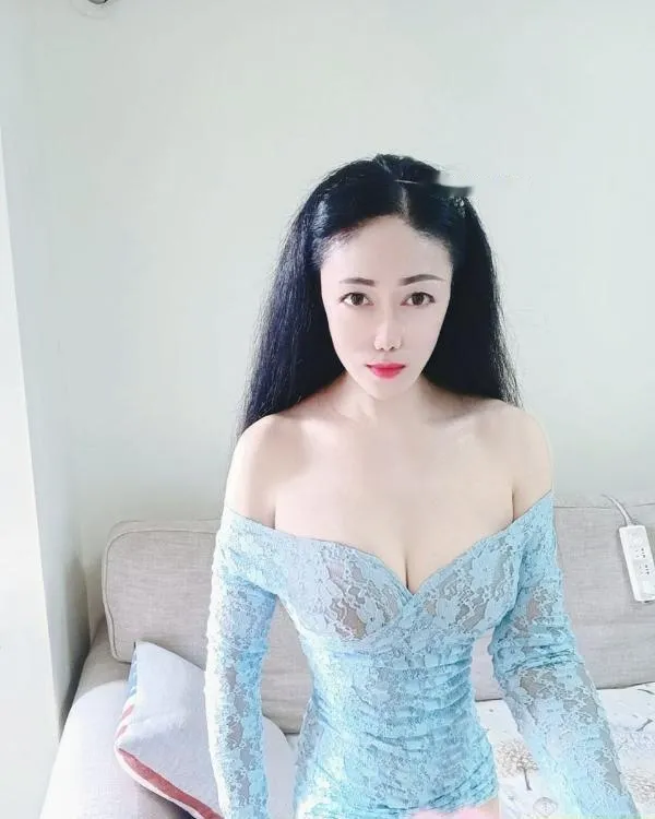 青羊服务不错美女