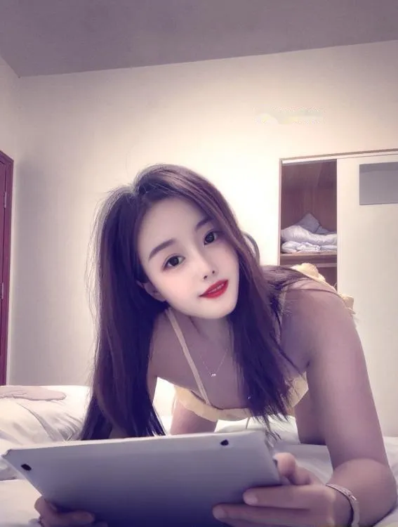 舌吻少妇思思
