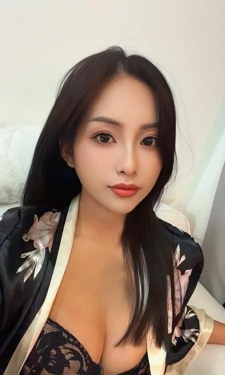 黑皮性感御姐