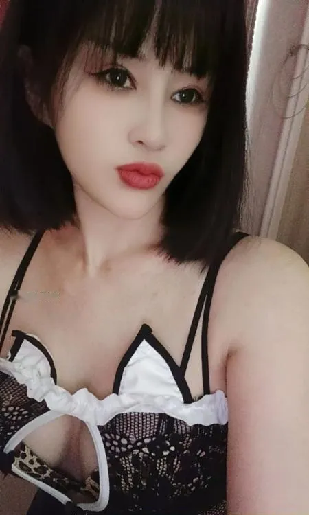 整容脸苗条姐姐
