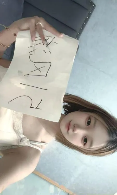 08三点粉白虎妹妹