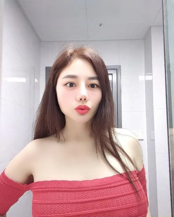 肥胸翘臀三通姐姐