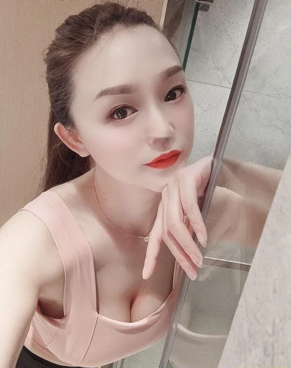 龙华民治D奶雪白