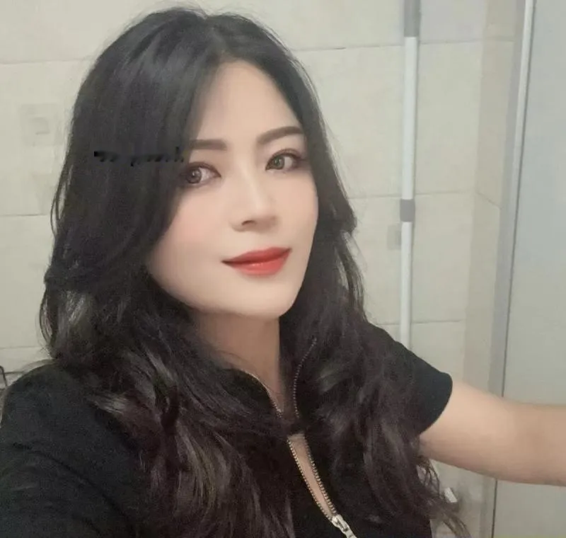 湾址大胸少妇