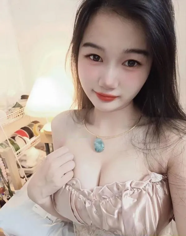 南山童颜萝莉