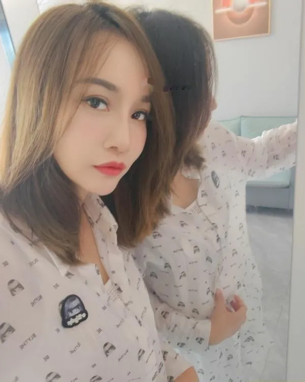 轻熟长腿御姐型少妇
