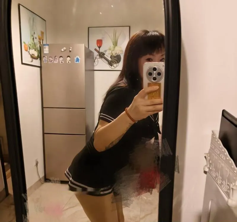 服务型黑丝少妇