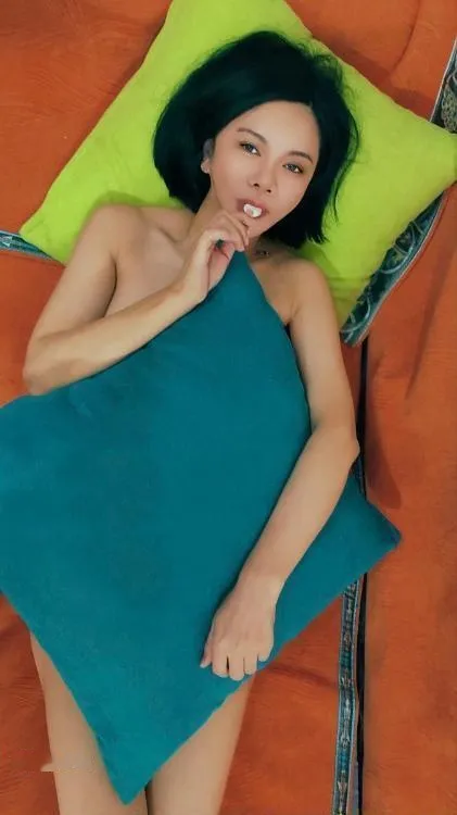 文艺气质御姐