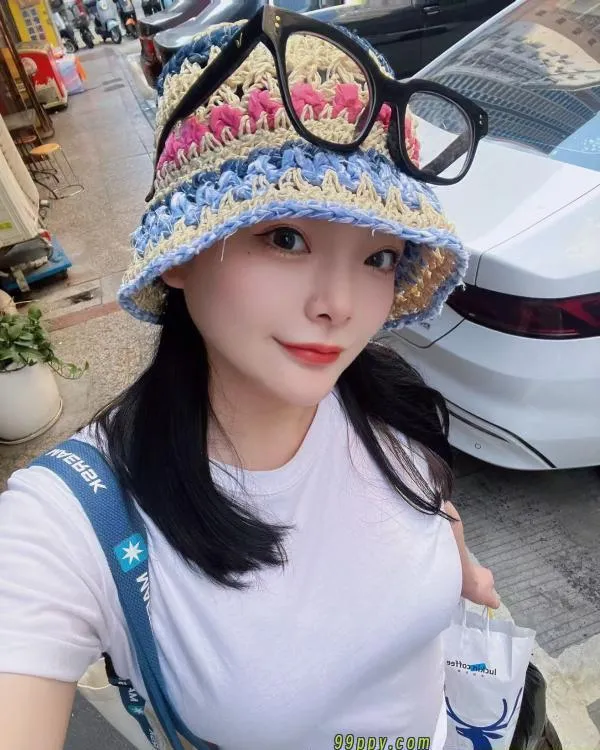 肤白虎牙妹文文