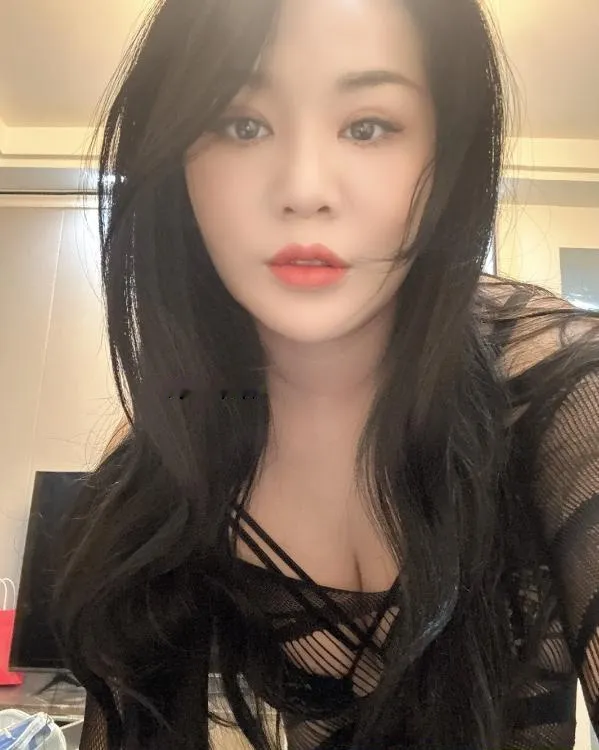 滨江服务系美臀少妇