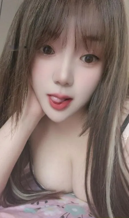 出击保定巨乳紫萱