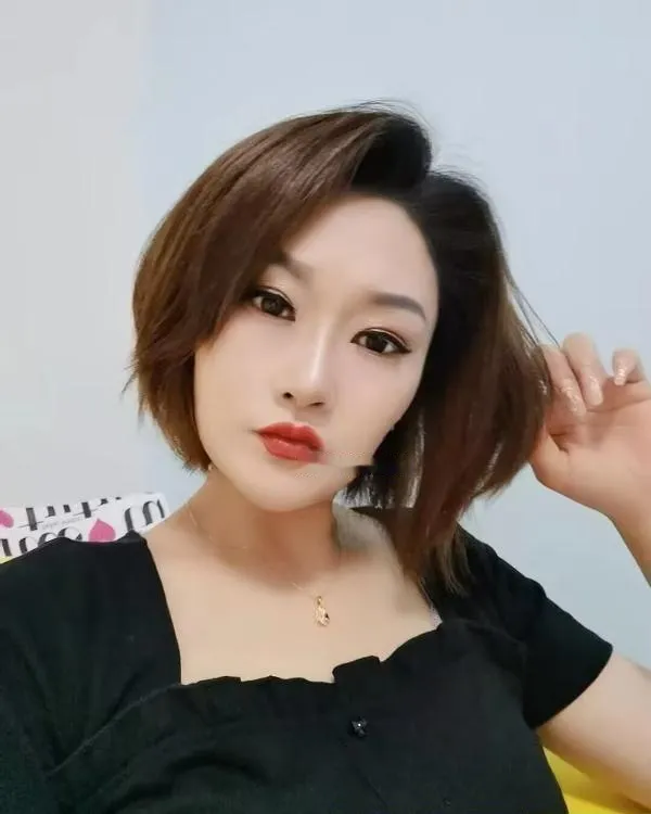 气质舌吻少妇