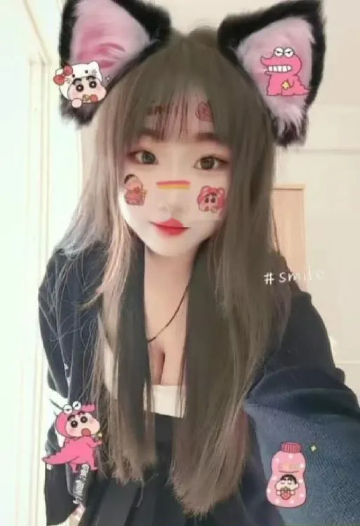 大胸翘臀小萝莉