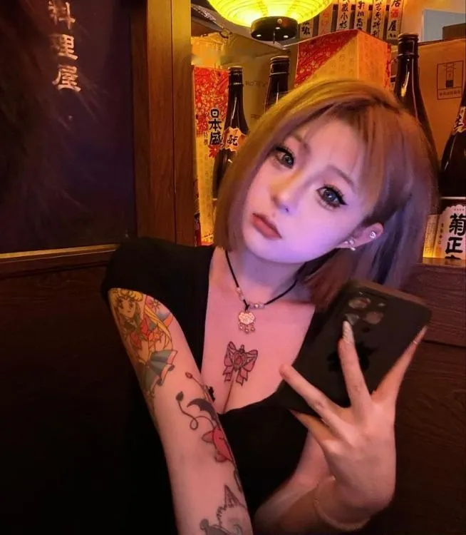 浦东年轻美乳嫩妹