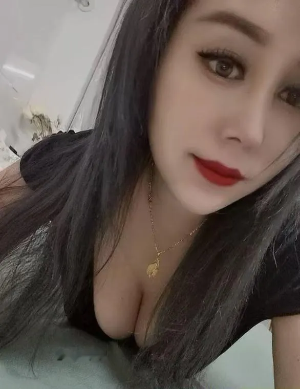 白云风情少妇