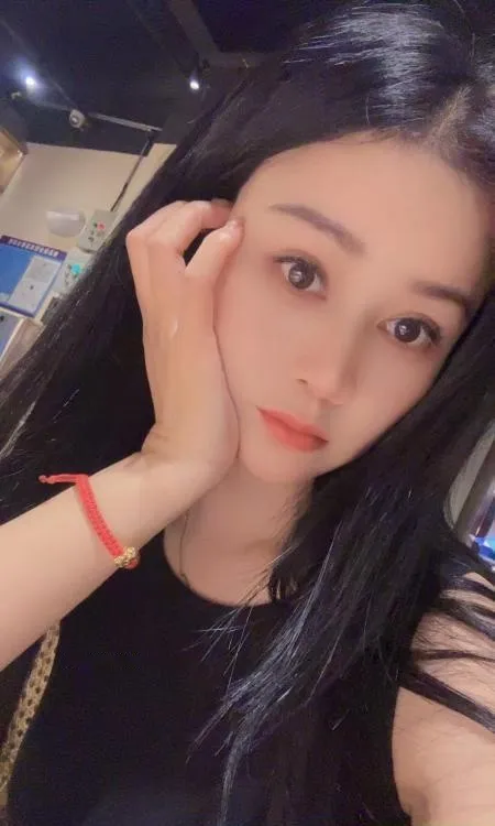 白嫩泡芙妹妹