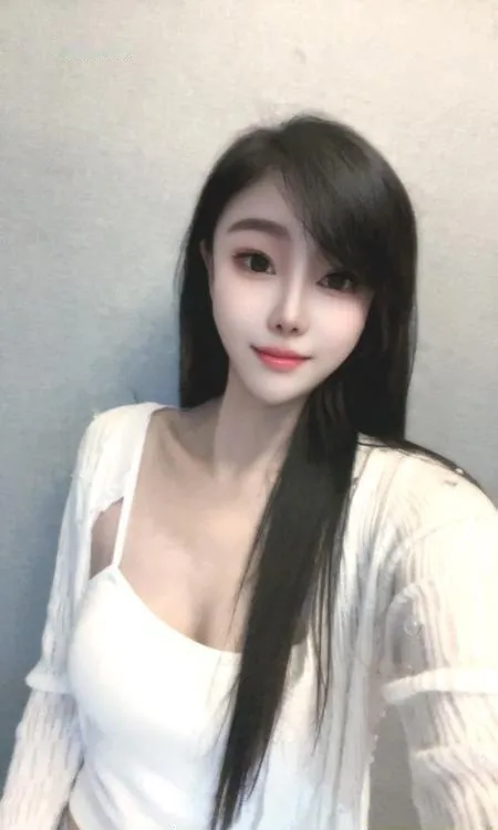 肤白颜值七七