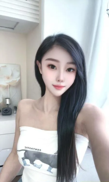 肤白颜值七七