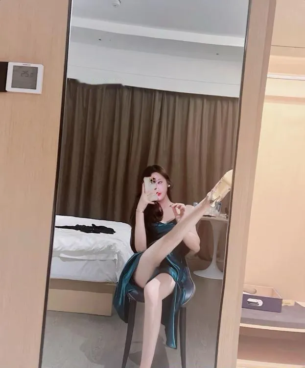 天河美腿骚女