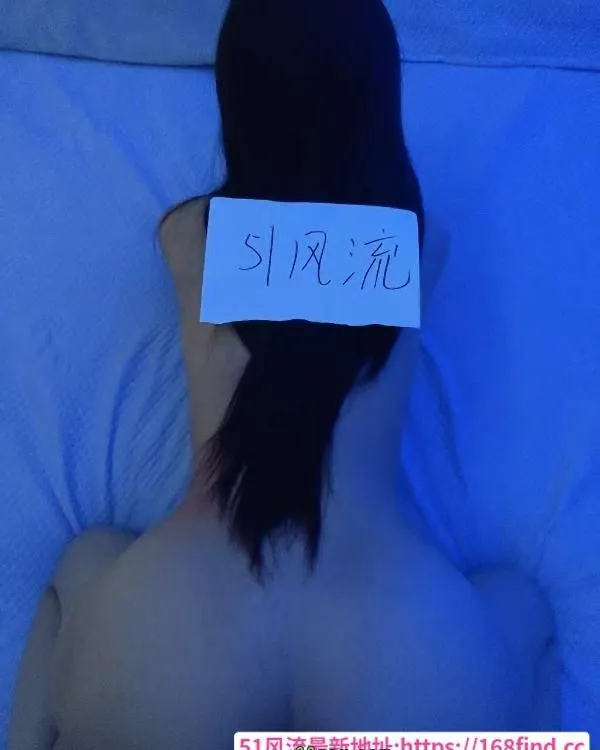 细腰肥臀小姐姐