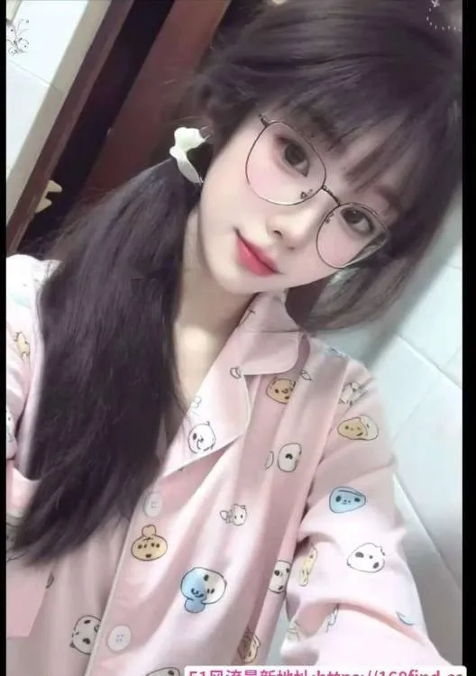 00后气质小妹