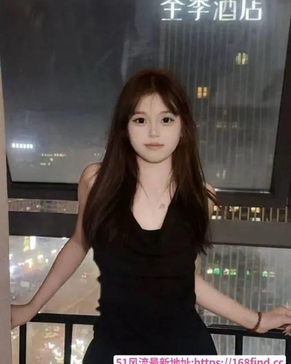 一线天精神小妹