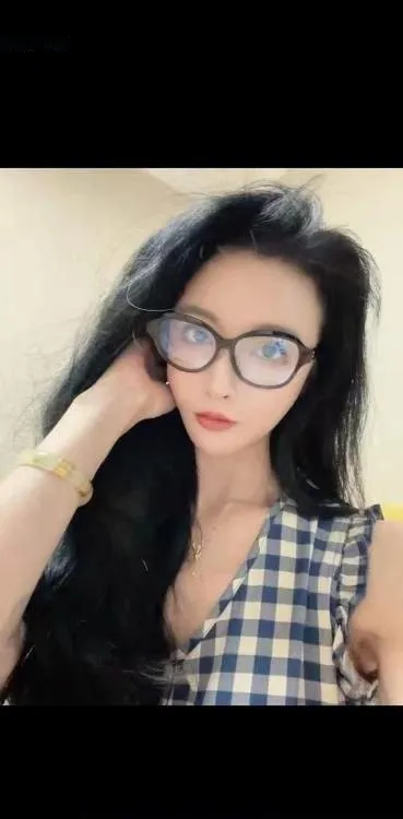 骚女大长腿小姐姐