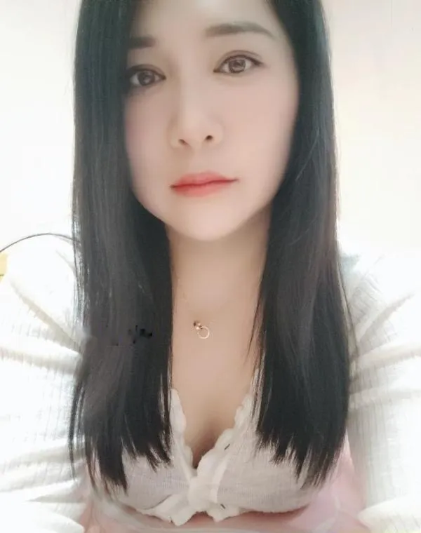 难得的迷人川妹子